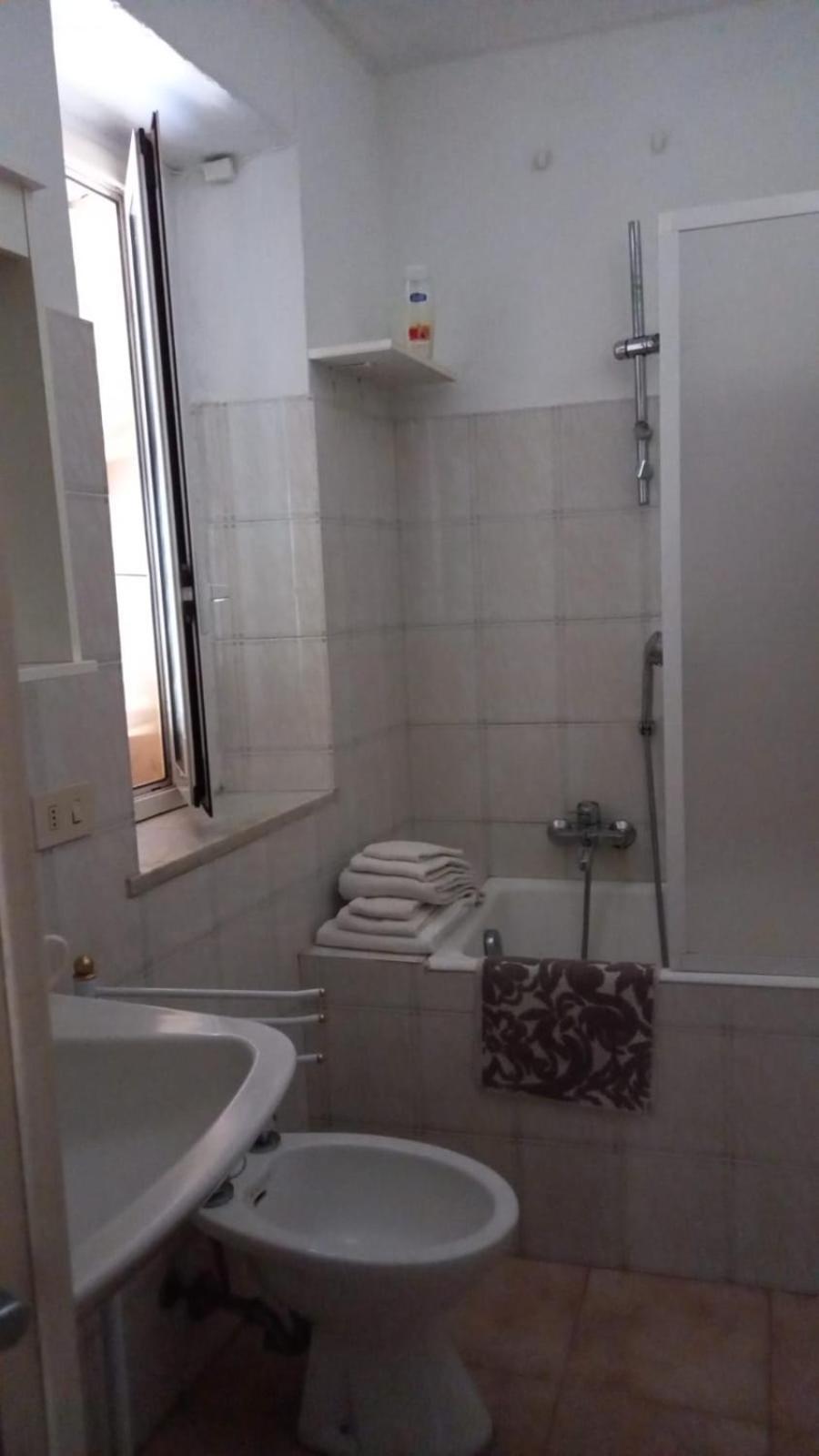Casa Aromi Ed Arte Guest House Асти Екстериор снимка