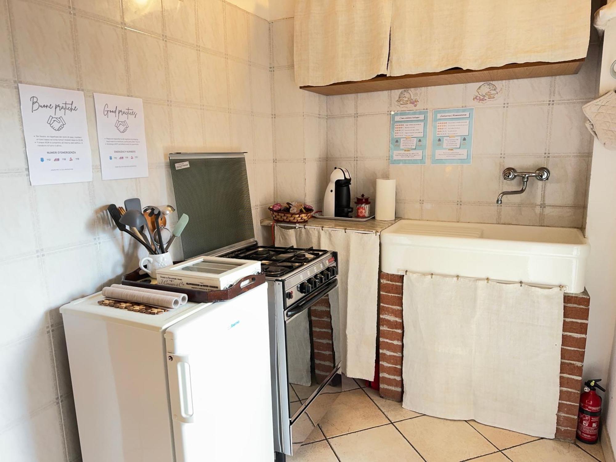 Casa Aromi Ed Arte Guest House Асти Екстериор снимка