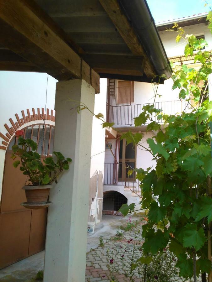 Casa Aromi Ed Arte Guest House Асти Екстериор снимка